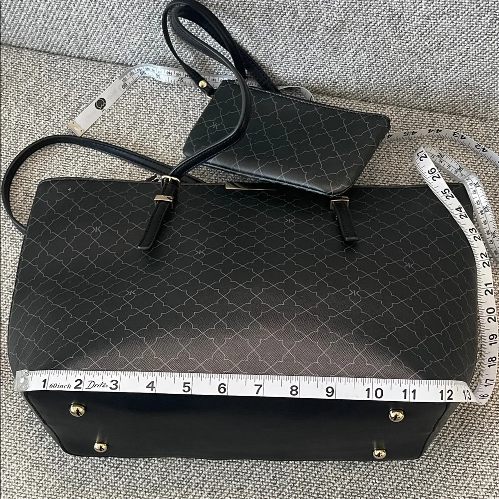 Kelly & Katie Elegant Black Tote with Pouch - Picture 15 of 16